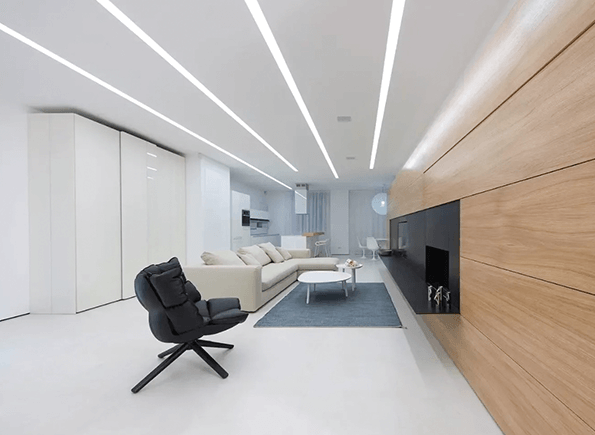 Натяжна стеля зі світловими лініями фото